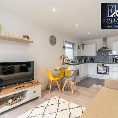 Charming Cosy Getaway Ideal For Leisure & Business Southampton Buitenkant foto